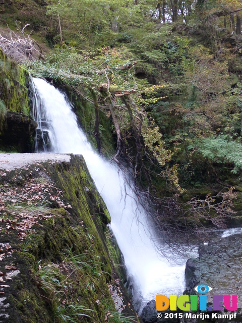 FZ023954 Sgwd y Isaf Clun-gwyn waterfall